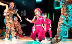 街舞搞笑小姐姐,街舞小姐姐的欢乐时光